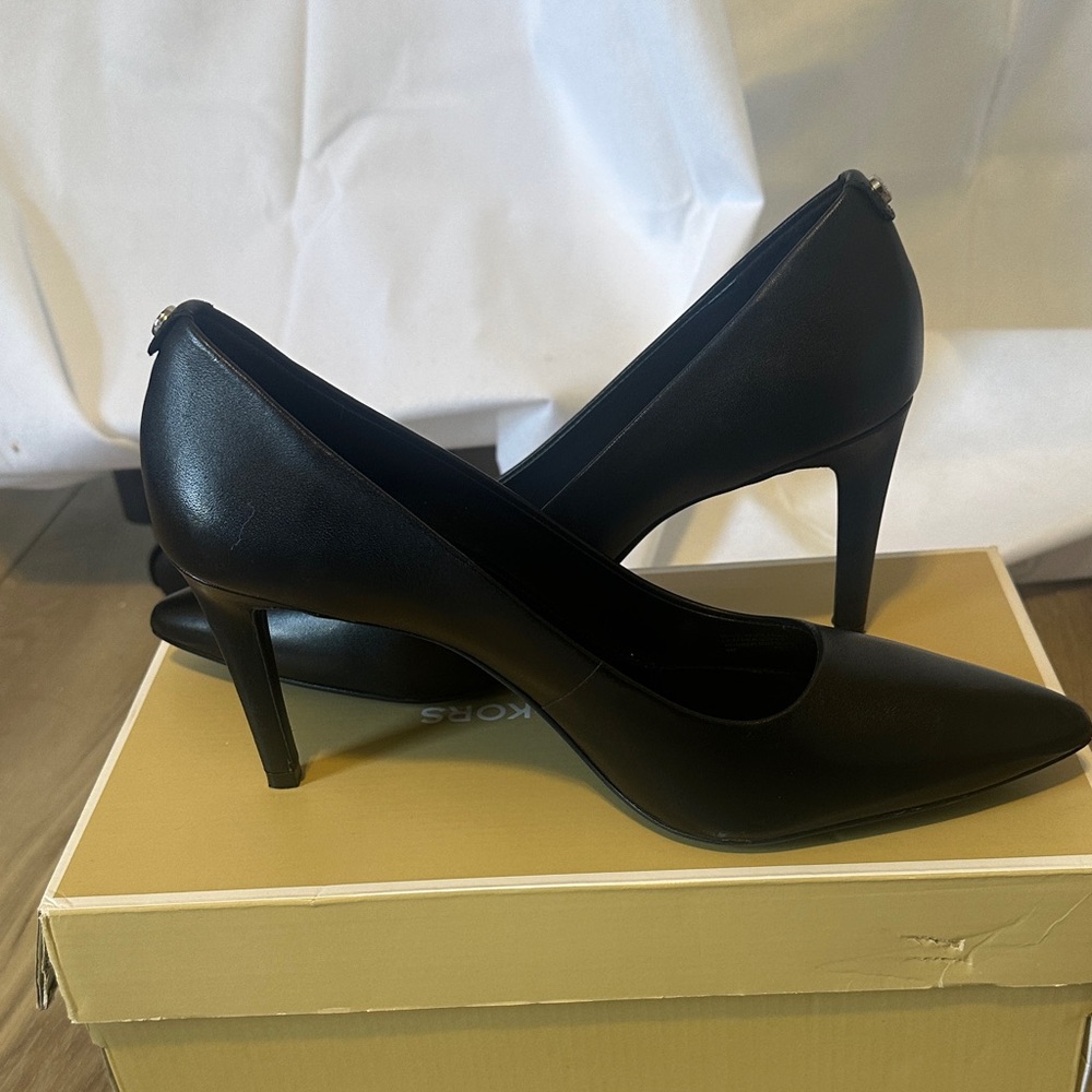 Michael Kors Black Pointed Toe Heels